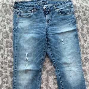 Super cute straight leg jeans with tears